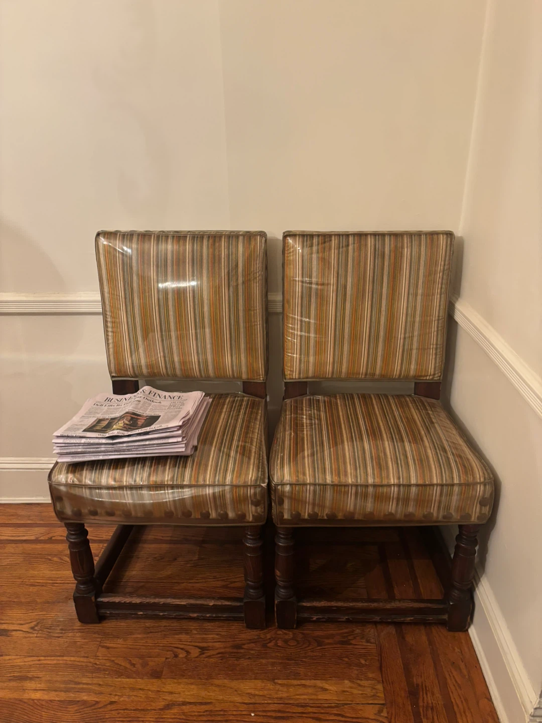 Antique Carved Wood Chairs & Dining Table Set - photo 5