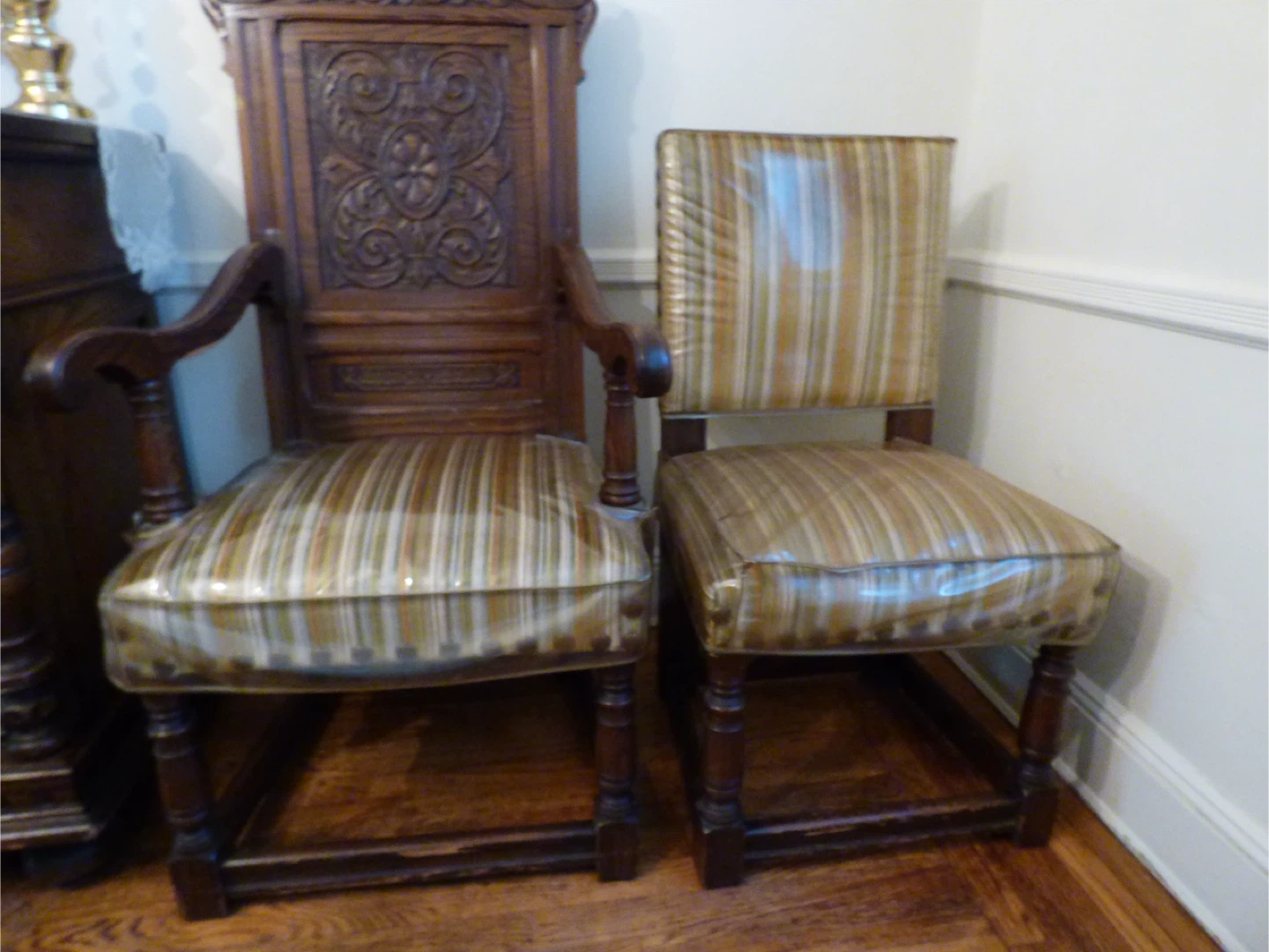 Antique Carved Wood Chairs & Dining Table Set - photo 3