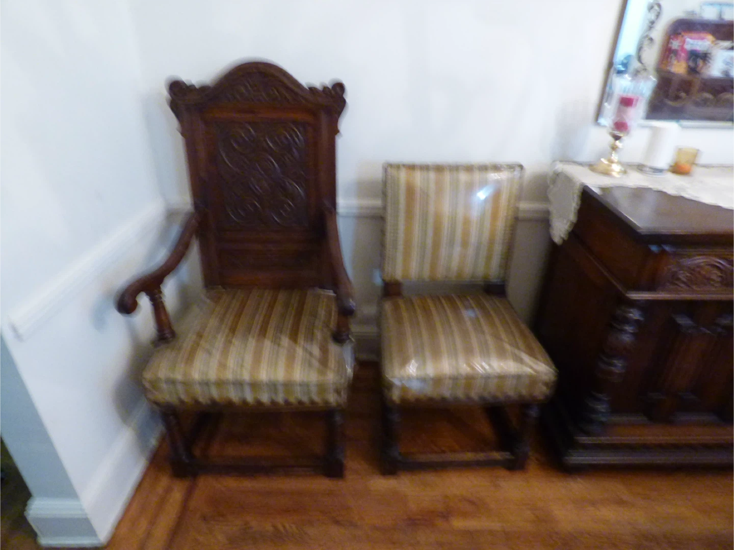Antique Carved Wood Chairs & Dining Table Set - photo 4