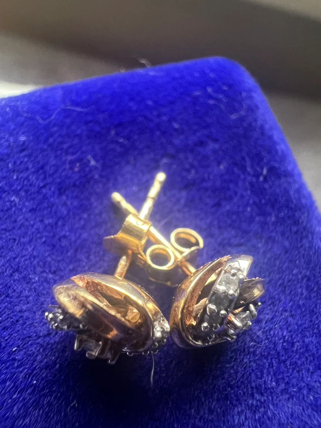 10 k Diamond Knot Stud Earrings thumbnail