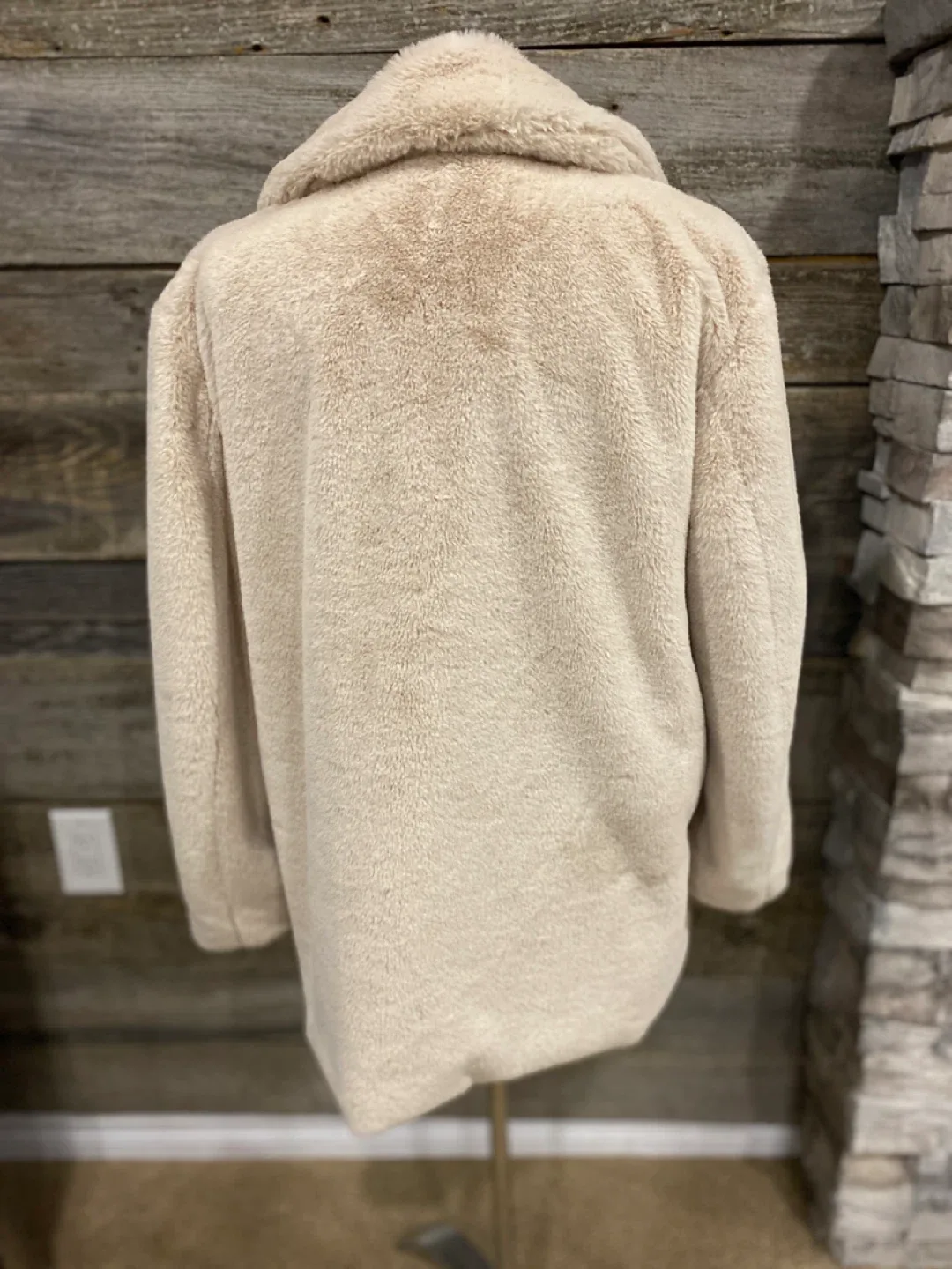 H&M Faux Fur Jacket image indicator(3)