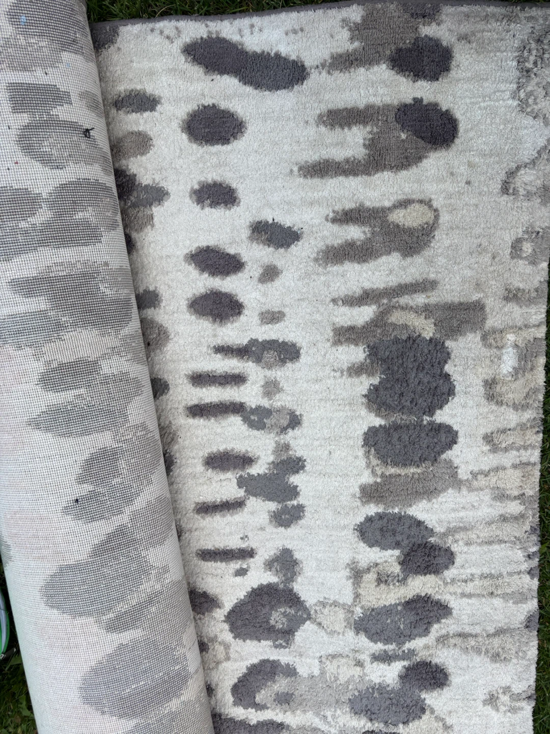 7.6 ft x 9.6 ft grey and beige area rug - photo 3
