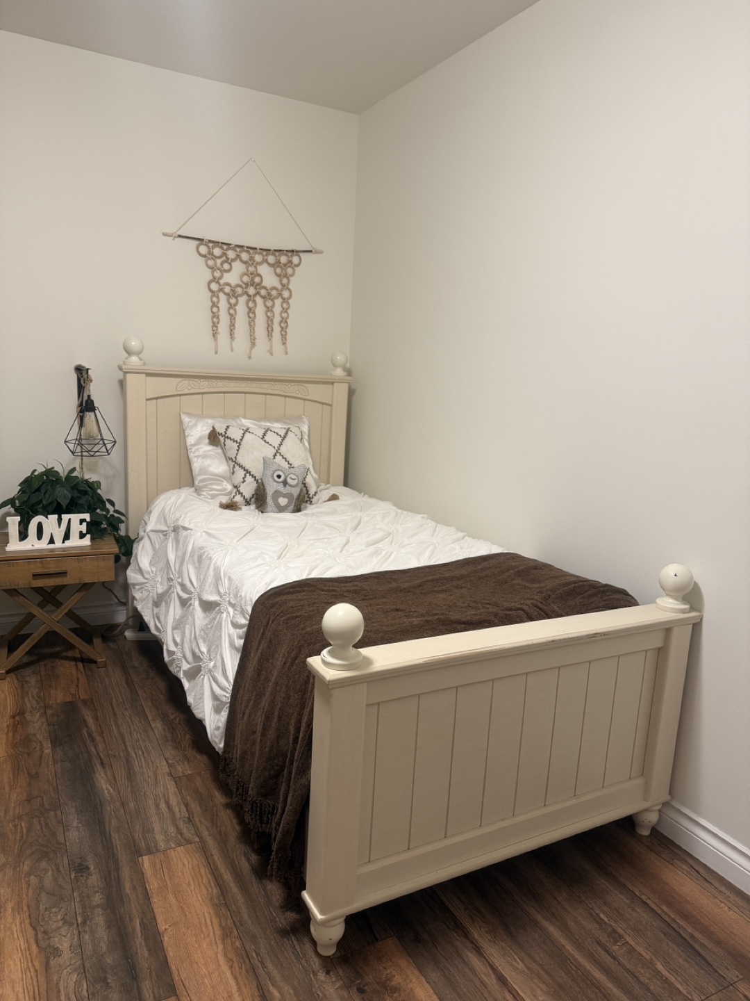 Ashley Twin Bed Frame plus Mattress - photo 3