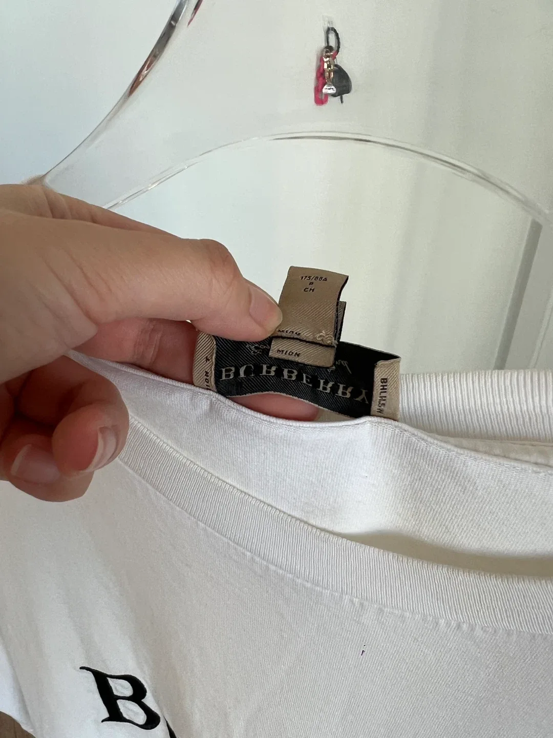 Burberry of London White T-Shirt Size Small image indicator(4)