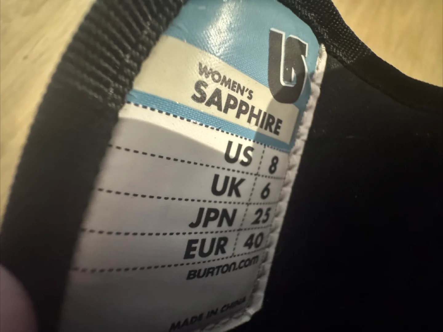 Moving sale - Snowboard gear bundle image indicator(7)