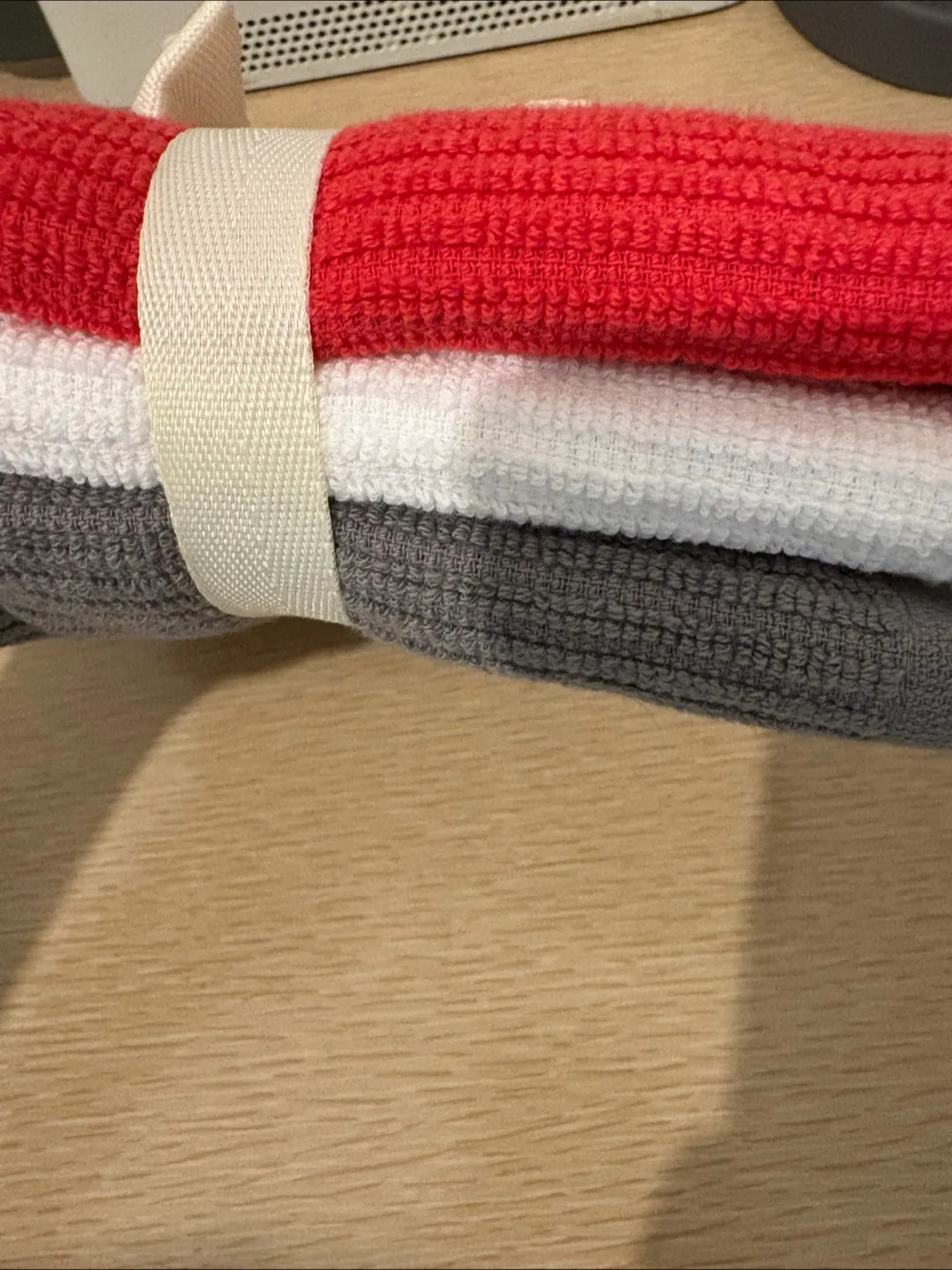 NWT Fox Home Towel Set - Red, White, Grey image indicator(3)