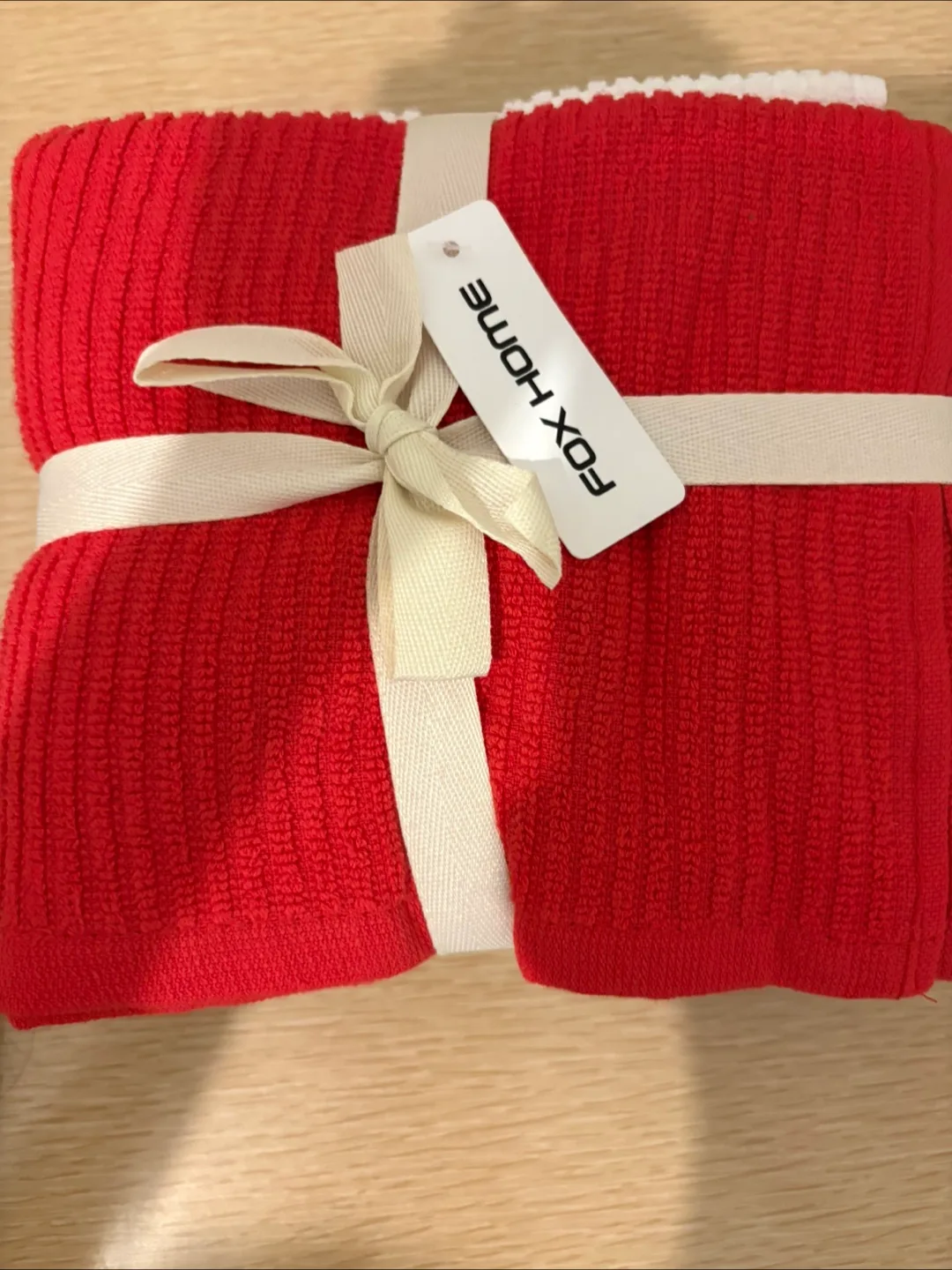 NWT Fox Home Towel Set - Red, White, Grey image indicator(2)