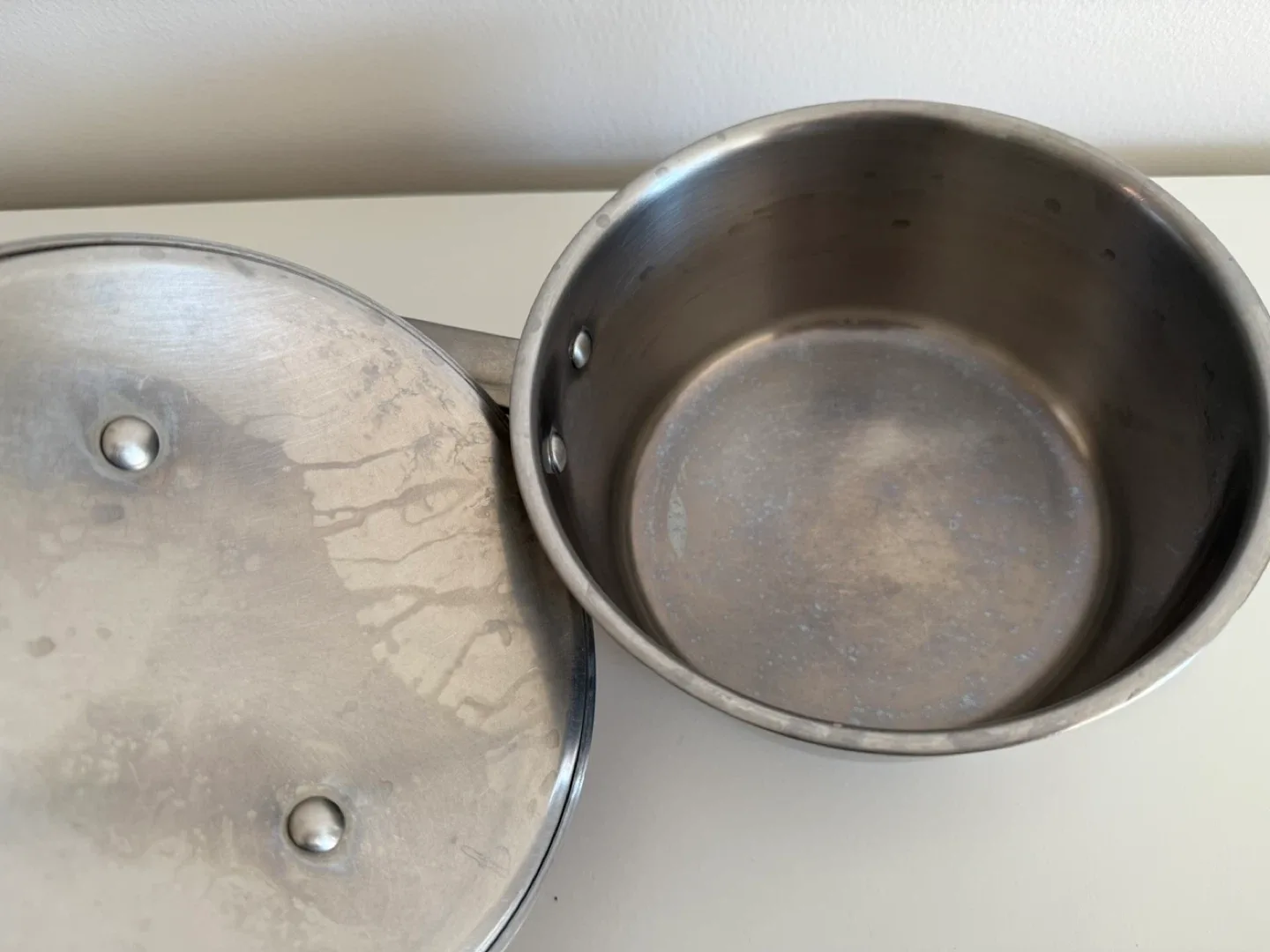 Stainless Steel Saucepan with Lid image indicator(2)
