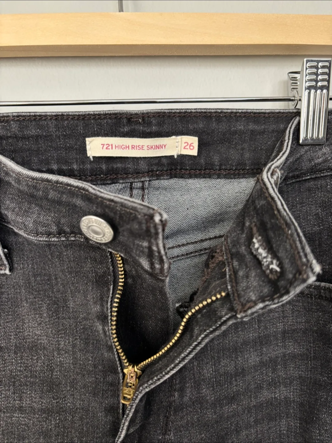 Levi’s - 721 High Rise Skinny jeans size 26 image indicator(2)