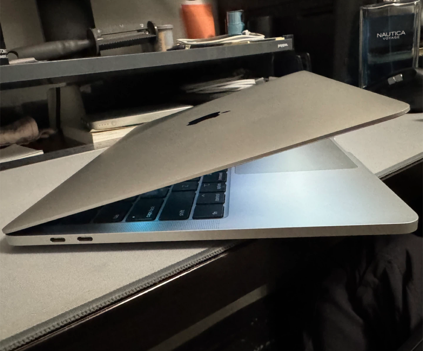 MacBook Pro (2020, 16GB, 512GB, Quad i5) - photo 3