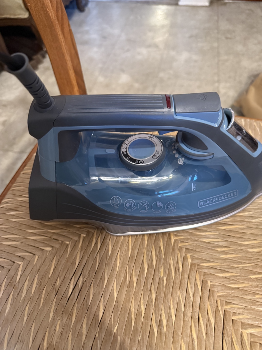 Black+Decker Impact Iron