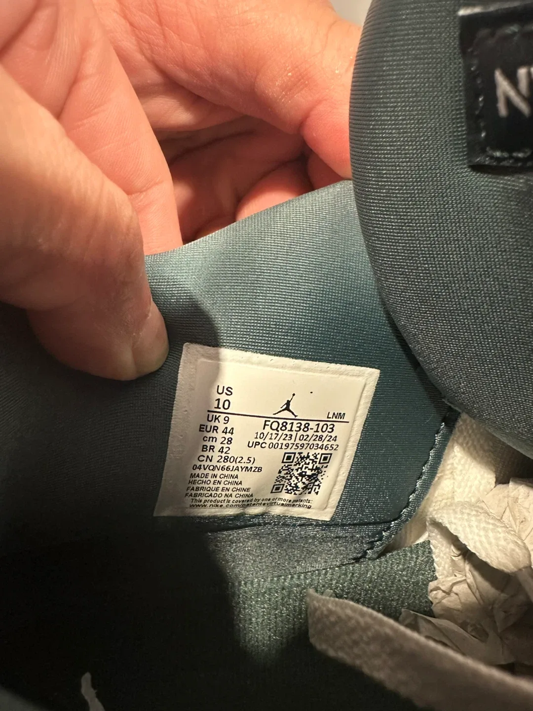 Air Jordan 4 Retro Size 10 image indicator(4)