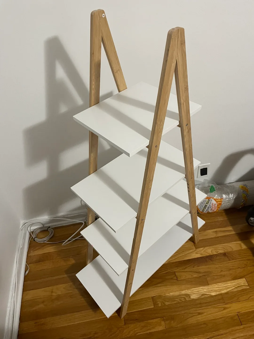 White & Wood Ladder Shelf image indicator(2)