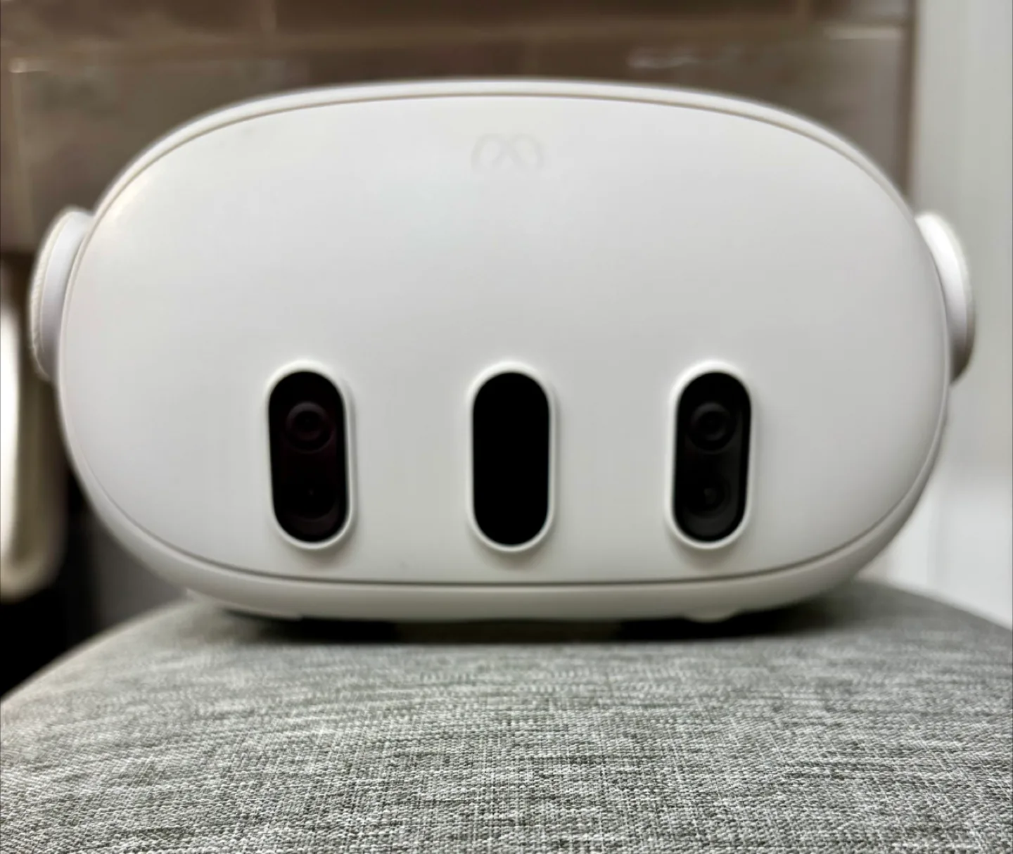 Meta Quest 3 VR Headset - Like New! thumbnail