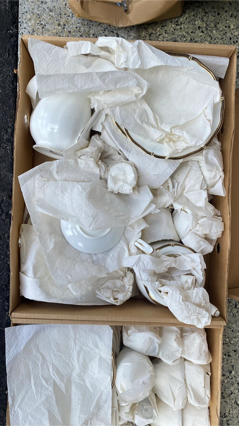 Boxed Fine China, Cutlery and Dinnerware Set - photo 4
