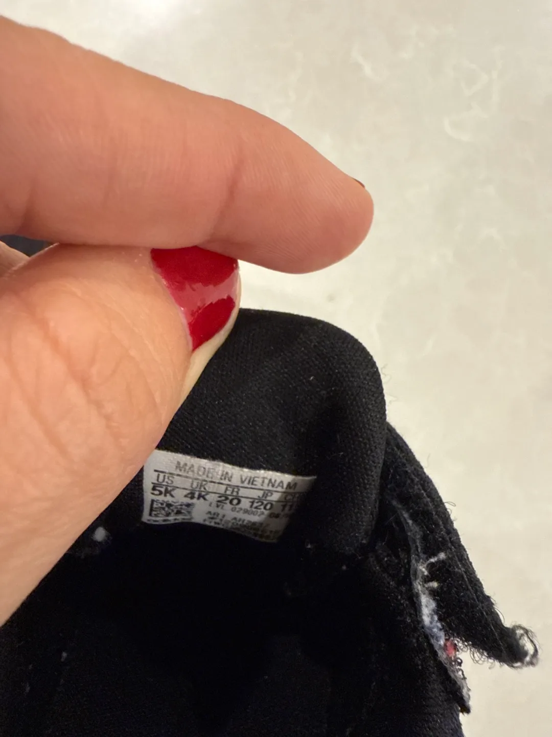 Adidas Alpharunners Kids Size 5K image indicator(3)