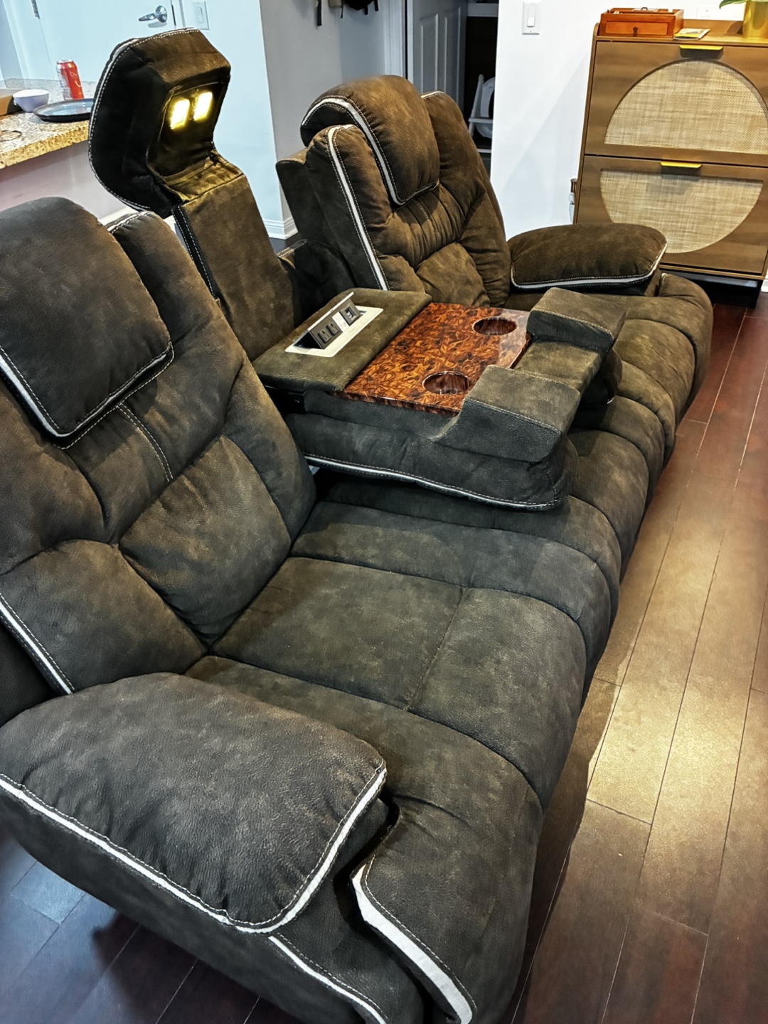 3 seats Reclining Sofa with Console - photo 3