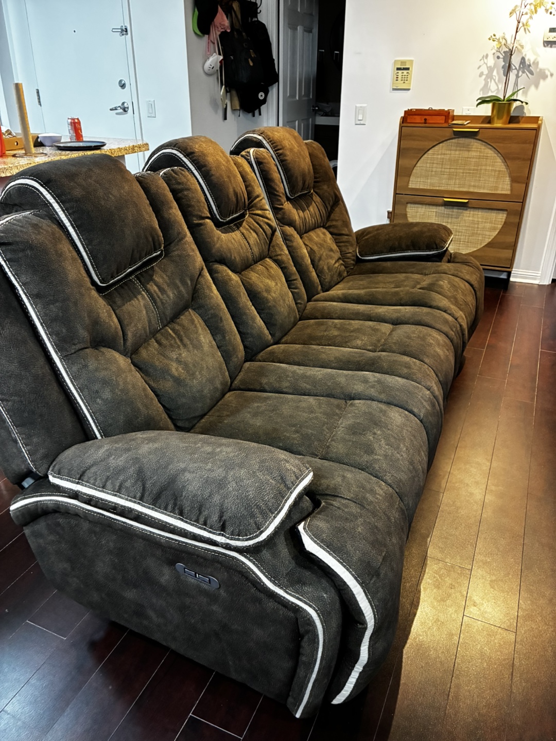 3 seats Reclining Sofa with Console - photo 2