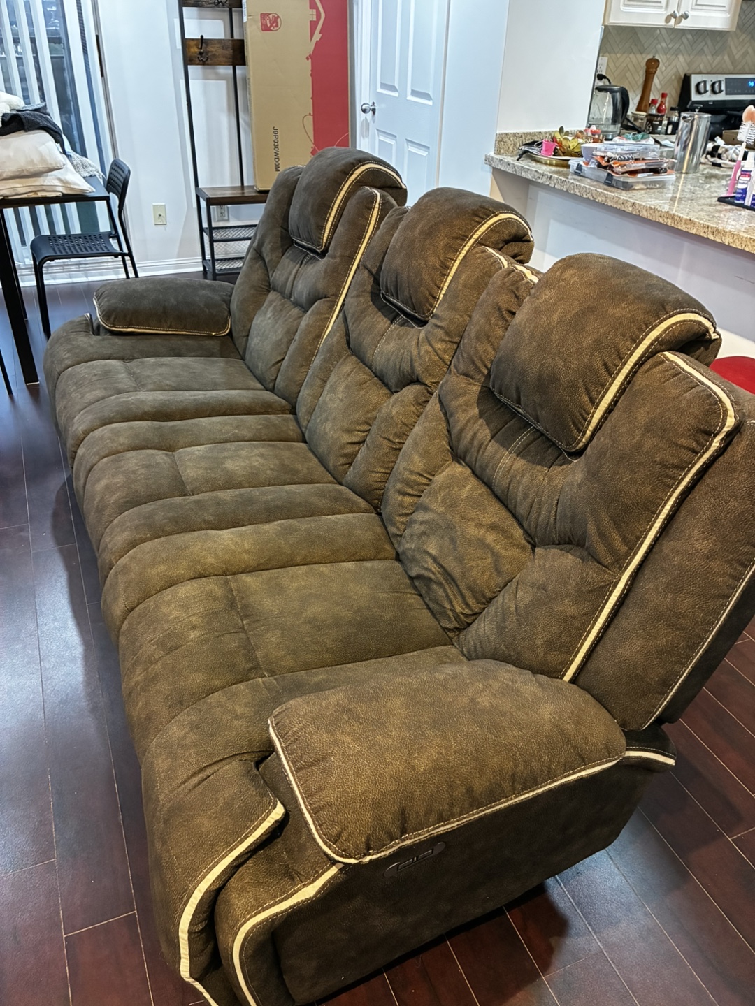3 seats Reclining Sofa with Console