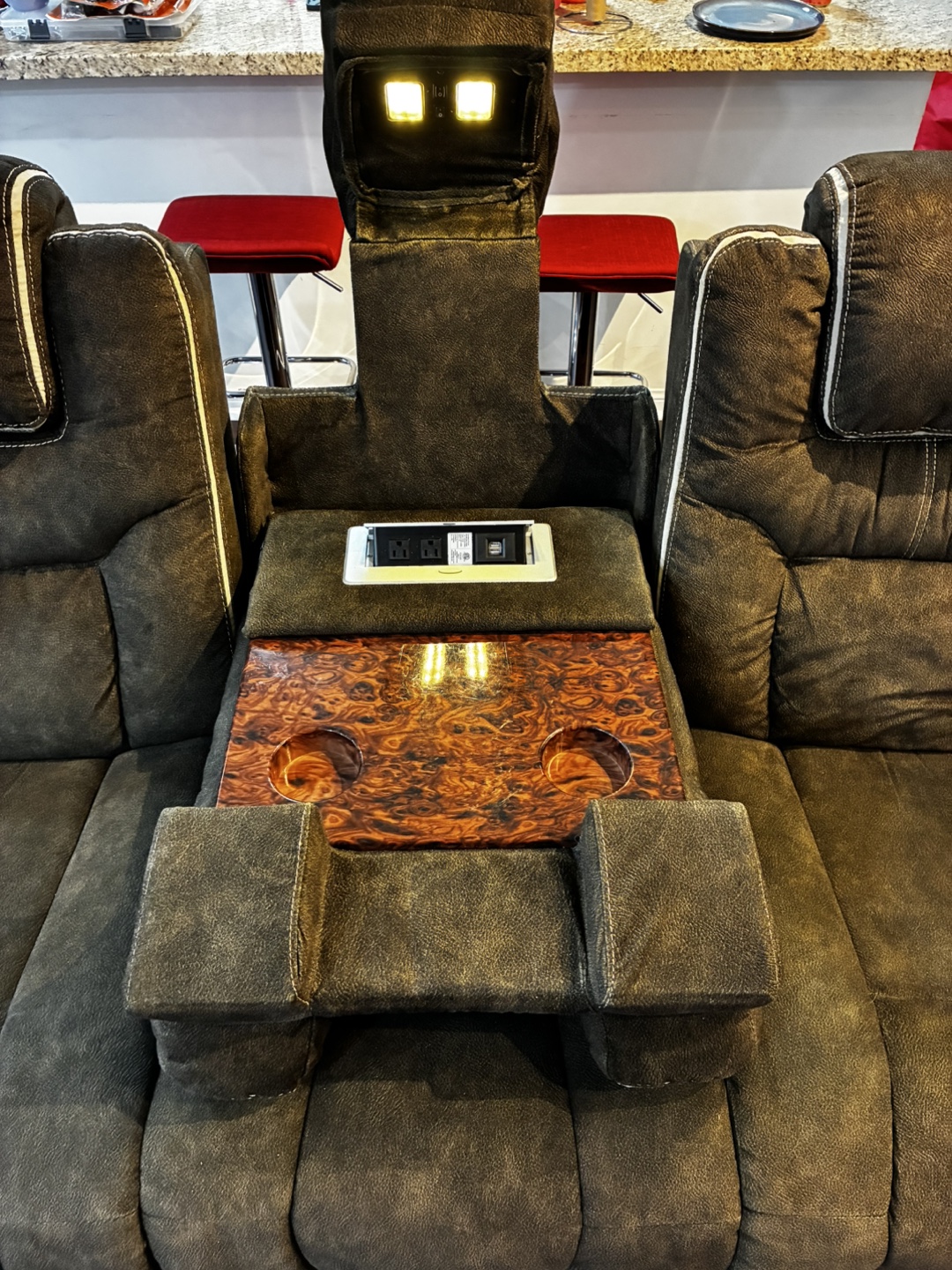 3 seats Reclining Sofa with Console - photo 4
