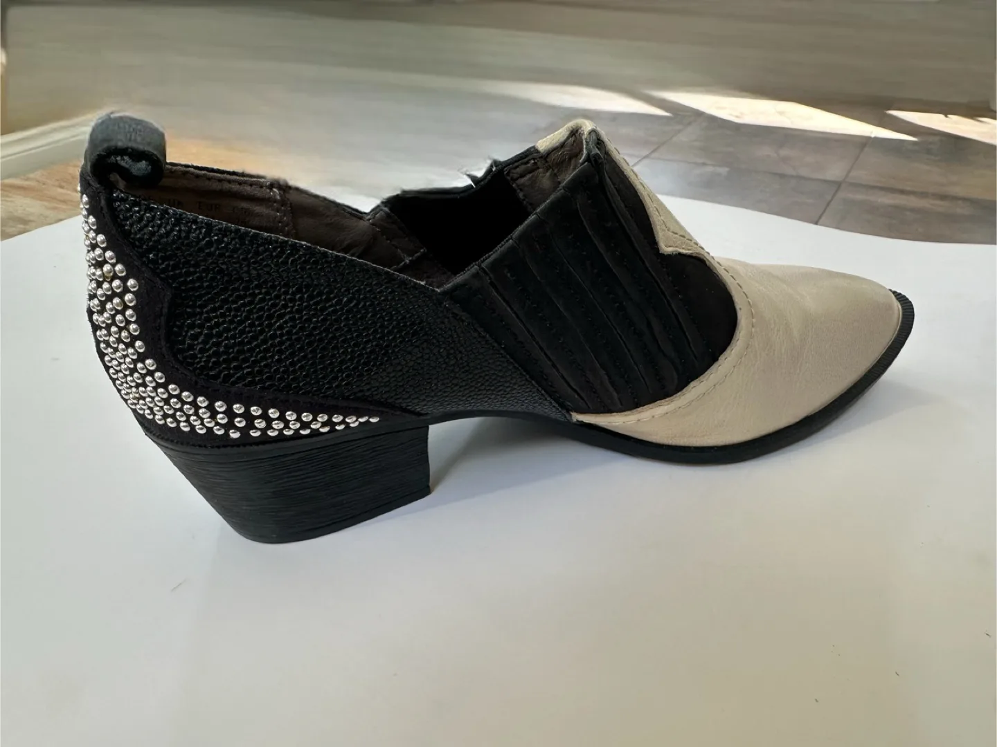 SAM Edelman ‘Circus’ western  shoes: Cream/Black Size 8 image indicator(4)