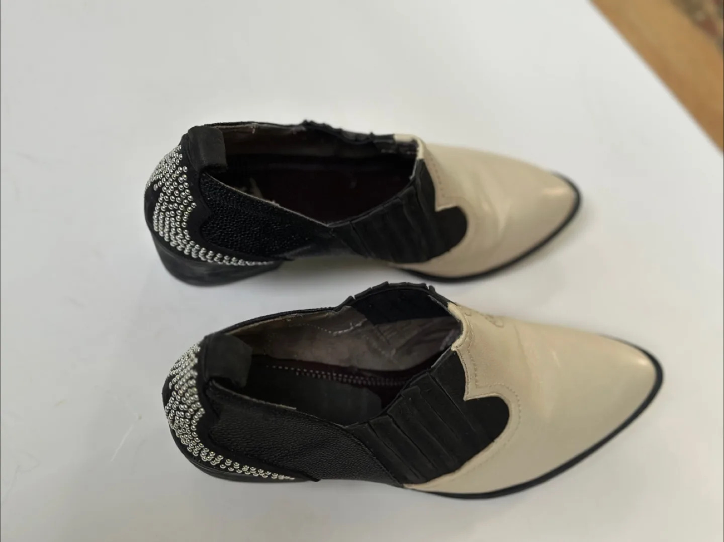 SAM Edelman ‘Circus’ western  shoes: Cream/Black Size 8 image indicator(5)