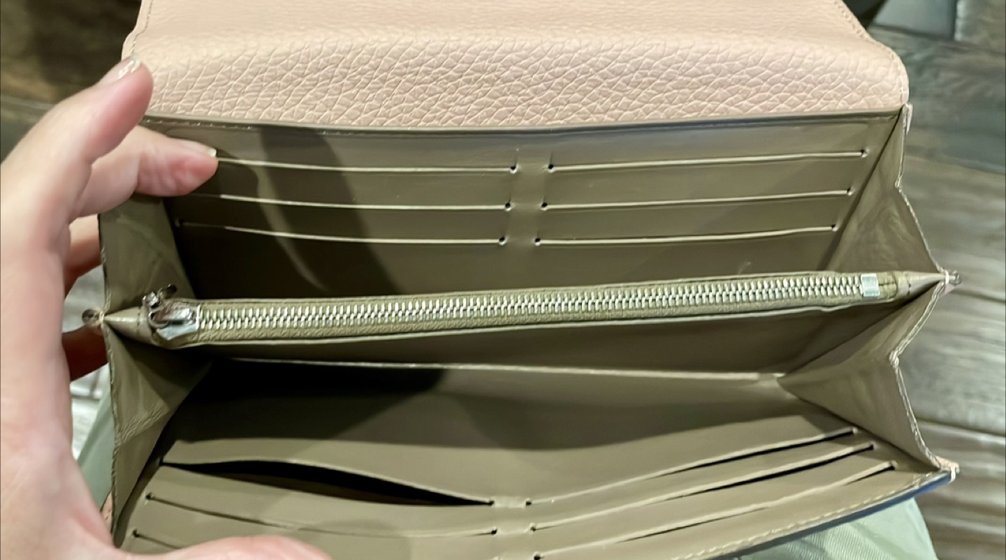 Louis Vuitton Capucine Leather Wallet - photo 5