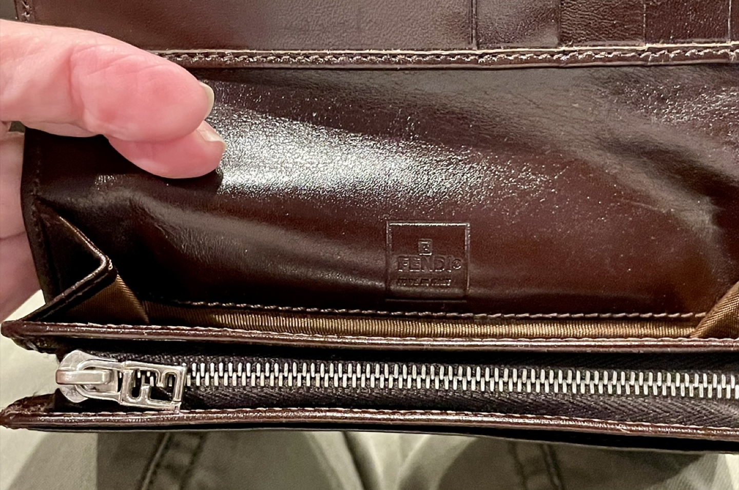 Fendi Zucca Brown Wallet in Excellent Condition - photo 5