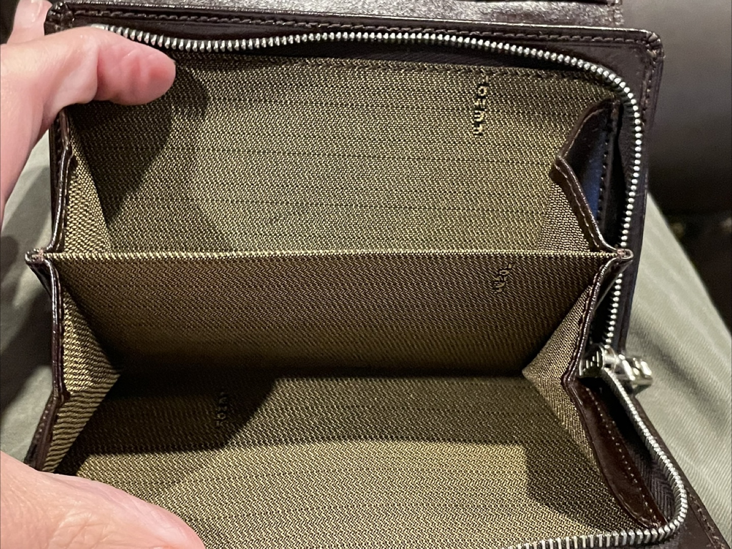 Fendi Zucca Brown Wallet in Excellent Condition - photo 4