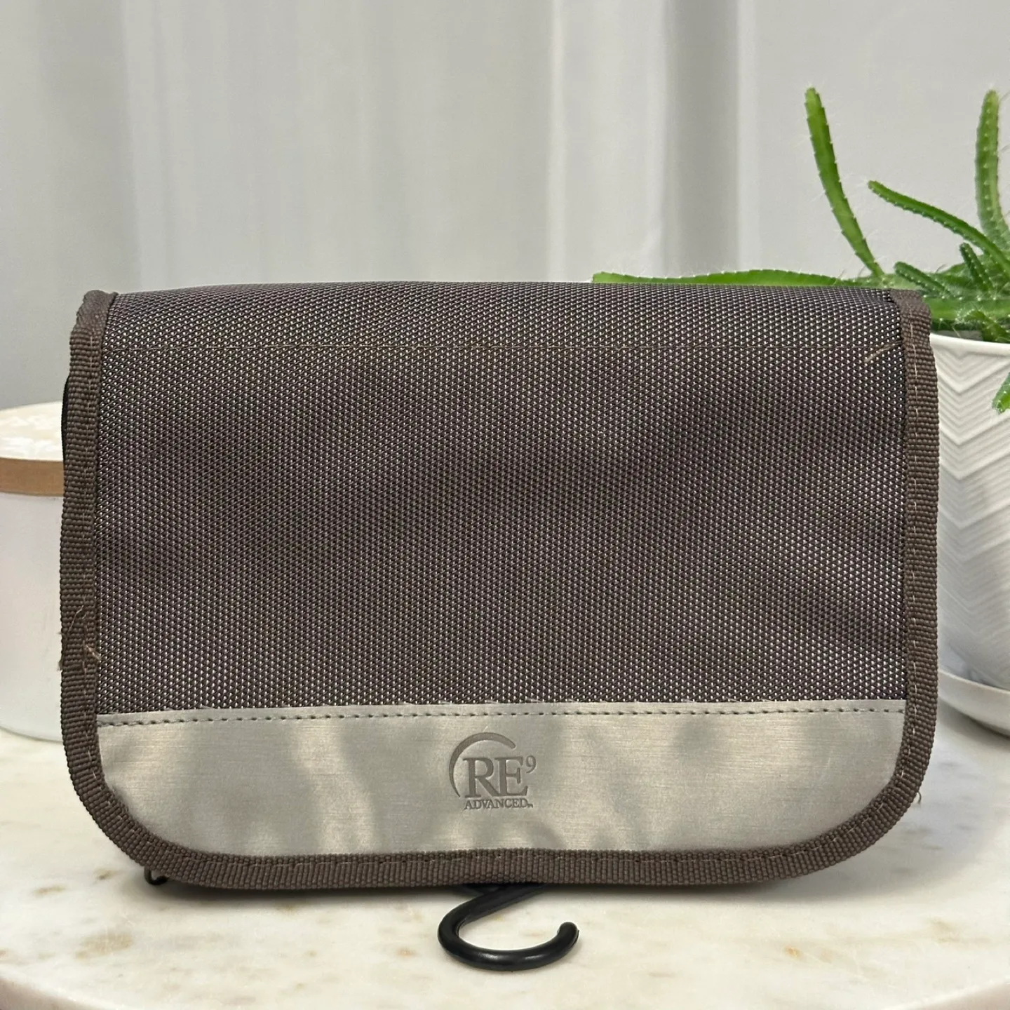 Arbonne RE9 Advanced For Men Travel Set image indicator(2)