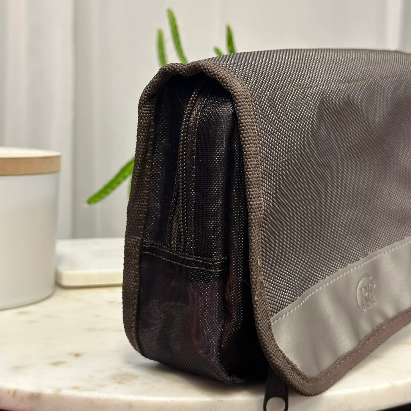 Arbonne RE9 Advanced For Men Travel Set image indicator(4)