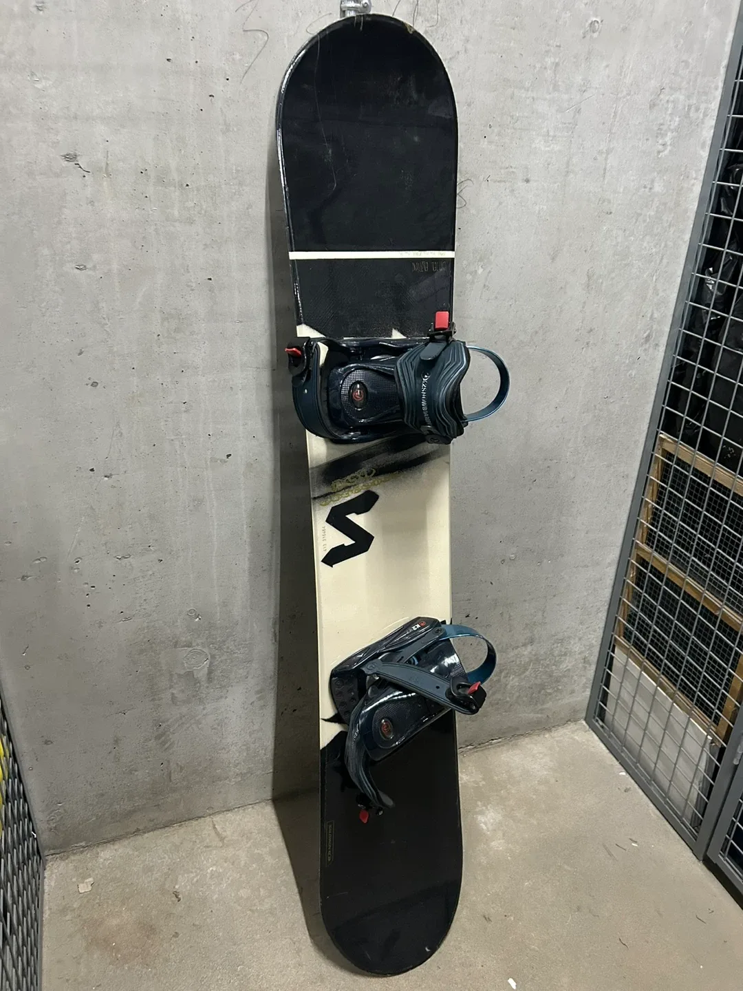 Salomon Snowboard with Bindings thumbnail