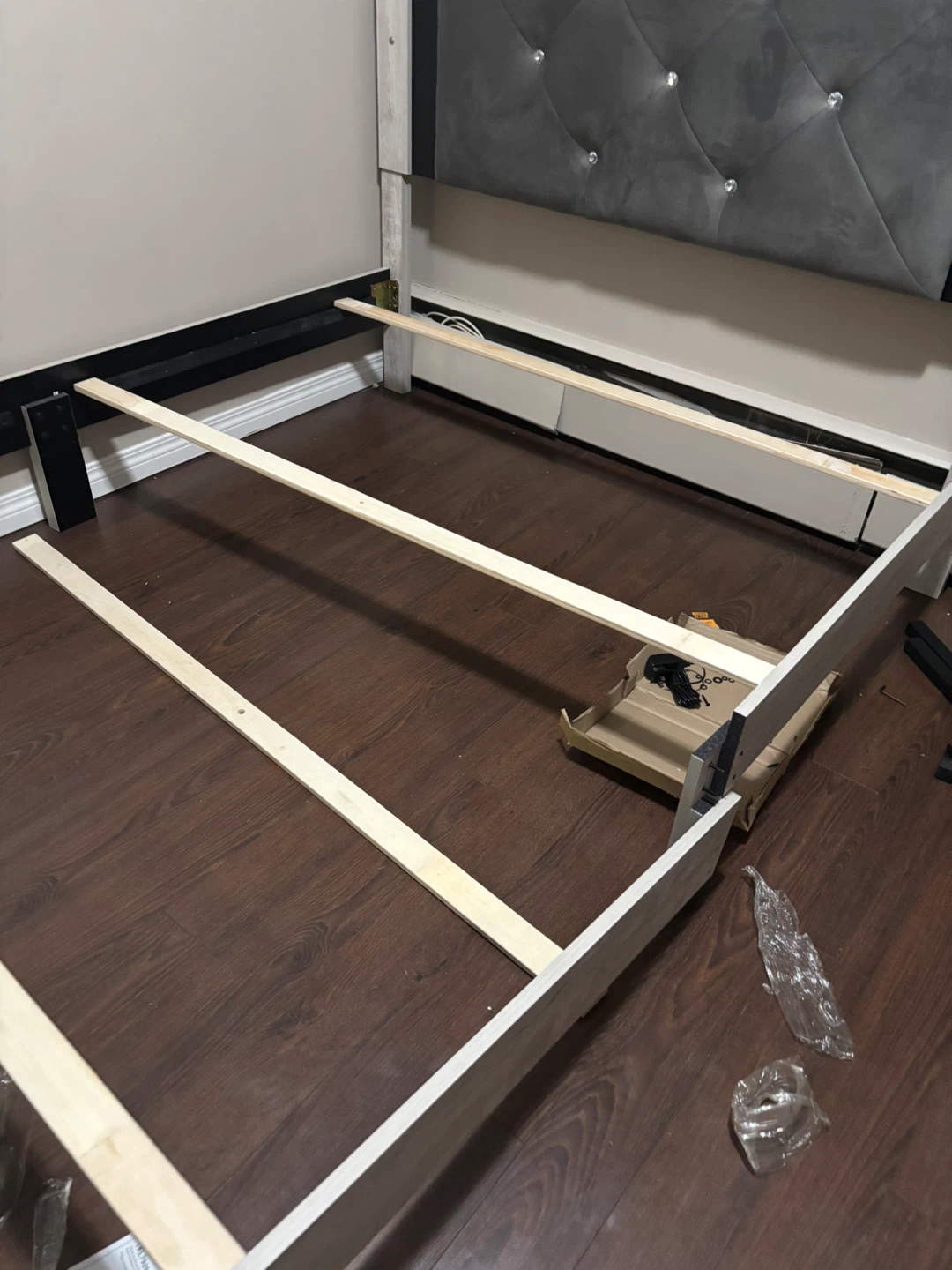 Queen Size Bed Frame with Headboard LEDS - photo 3