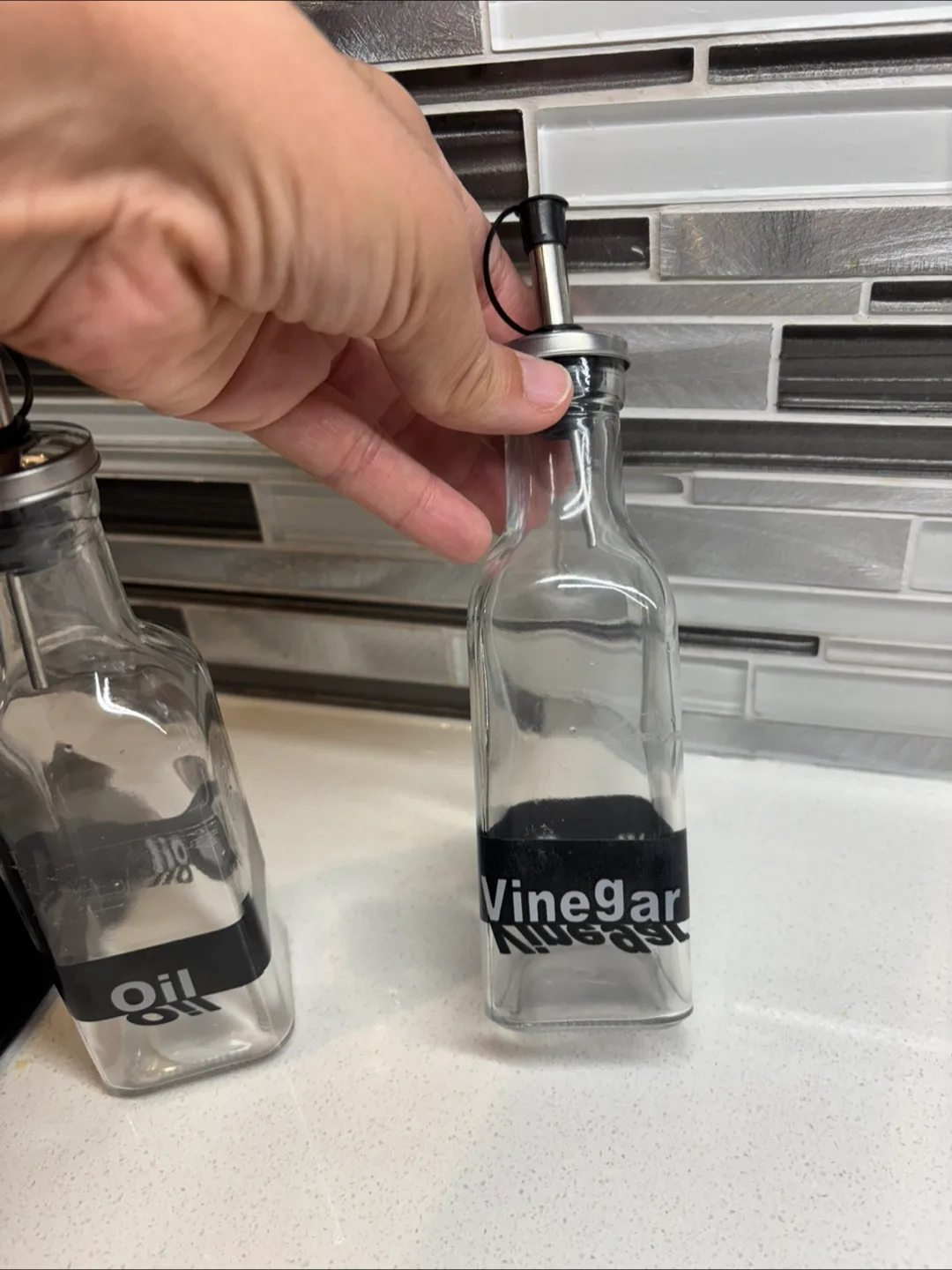 Oil and Vinegar Dispenser Bottles image indicator(3)