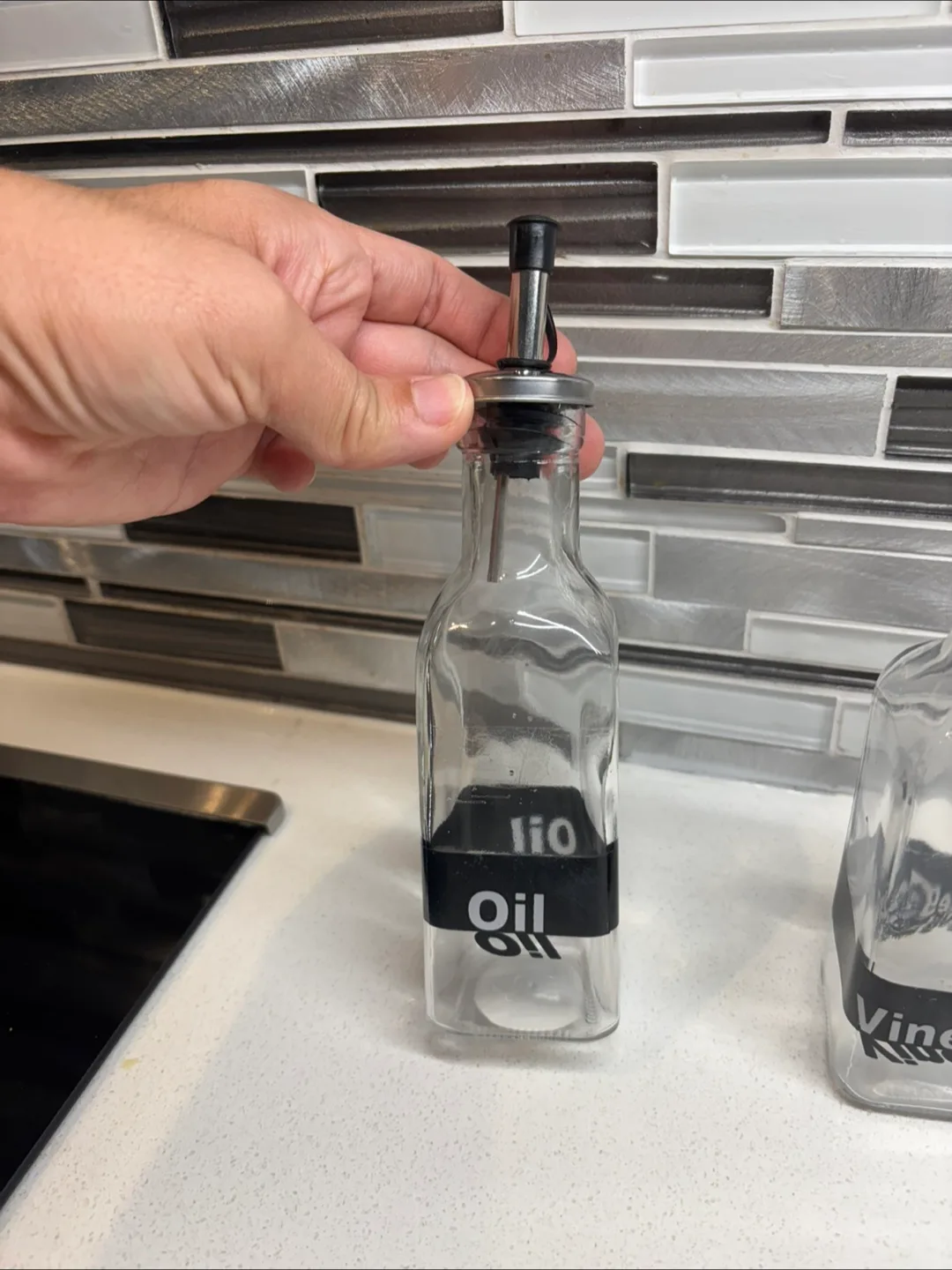 Oil and Vinegar Dispenser Bottles image indicator(2)