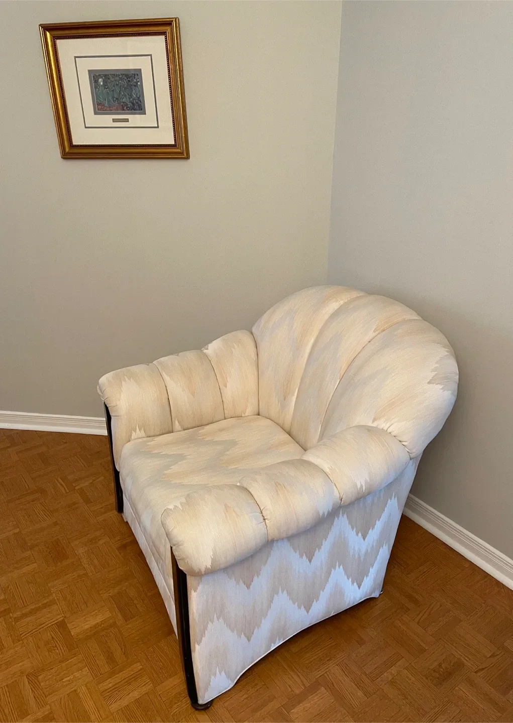 Like New Cream Arm Sofa Chair! 🛋️ thumbnail