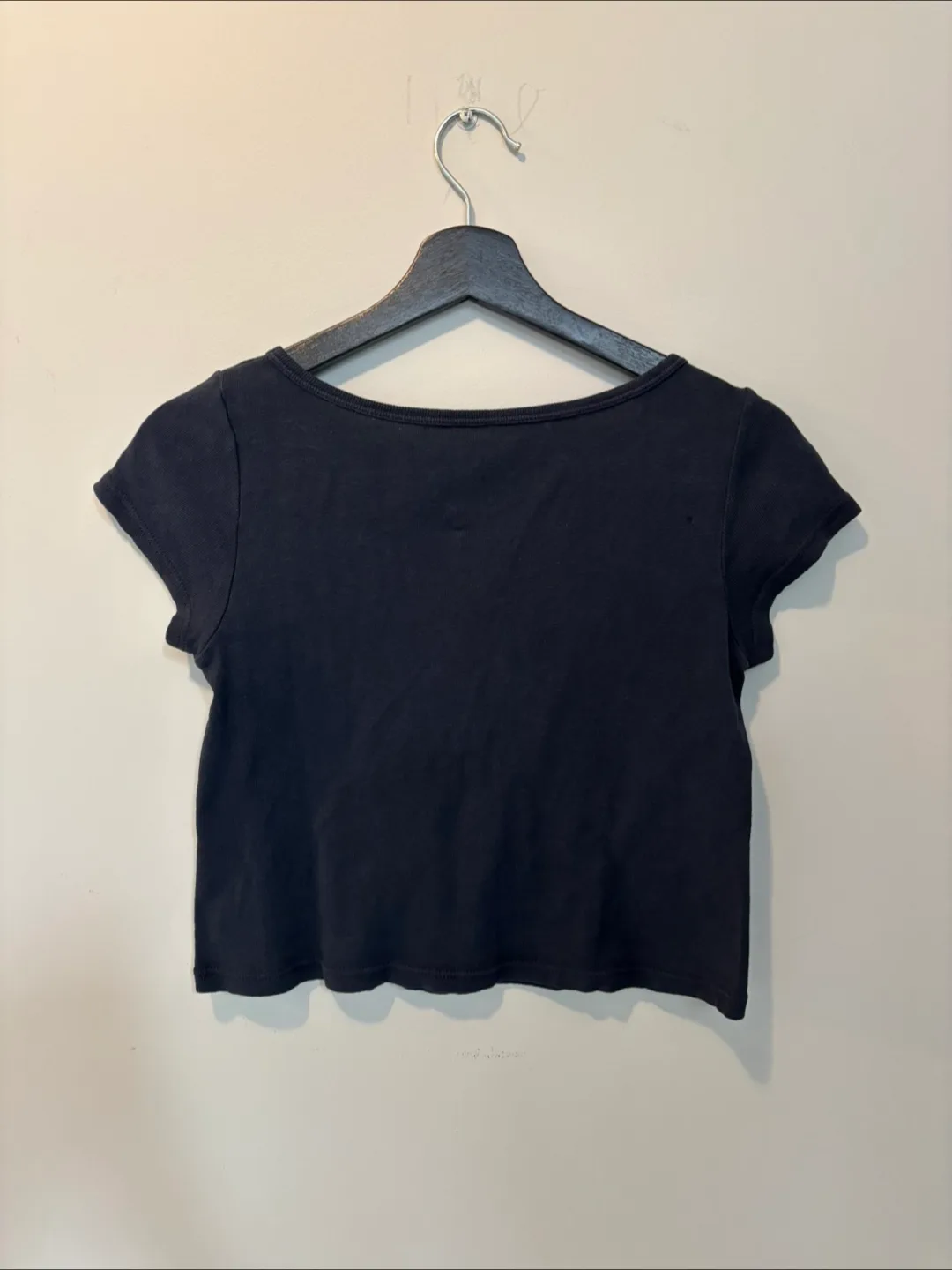 Brandy Melville - black wash baby tee image indicator(2)
