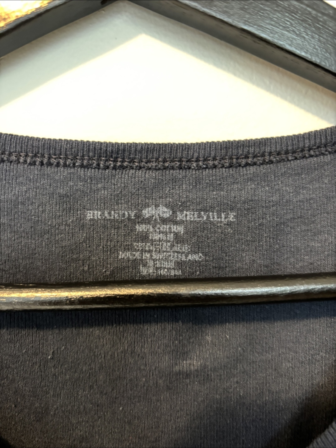 Brandy Melville - black wash baby tee - photo 3