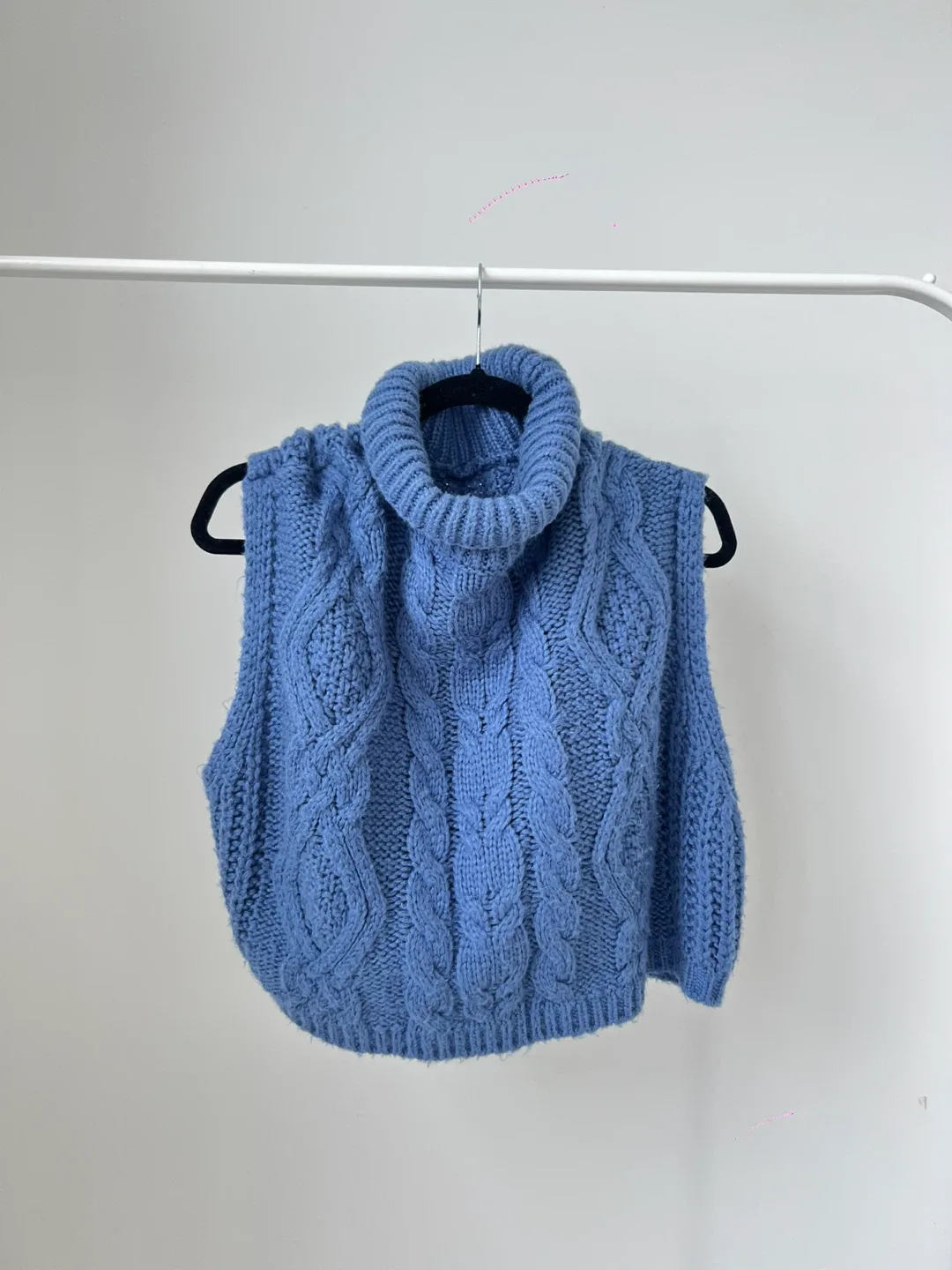 White Knit Cardigan image indicator(8)