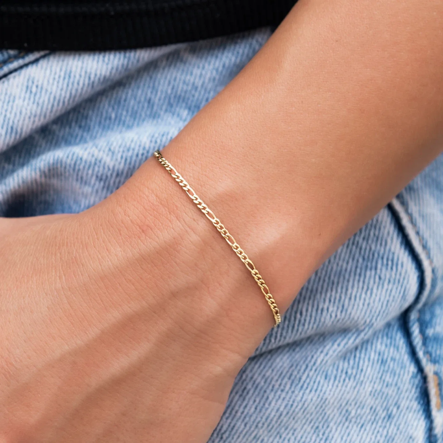 18k Gold 6” Figaro Chain Bracelet thumbnail