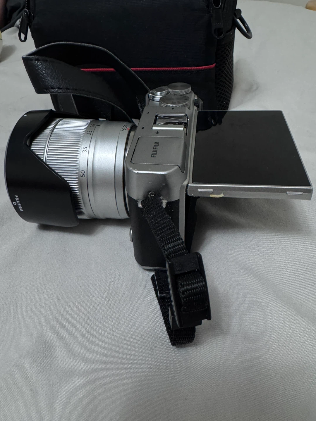 Fujifilm X-A3 Mirrorless Camera -Silver - photo 2