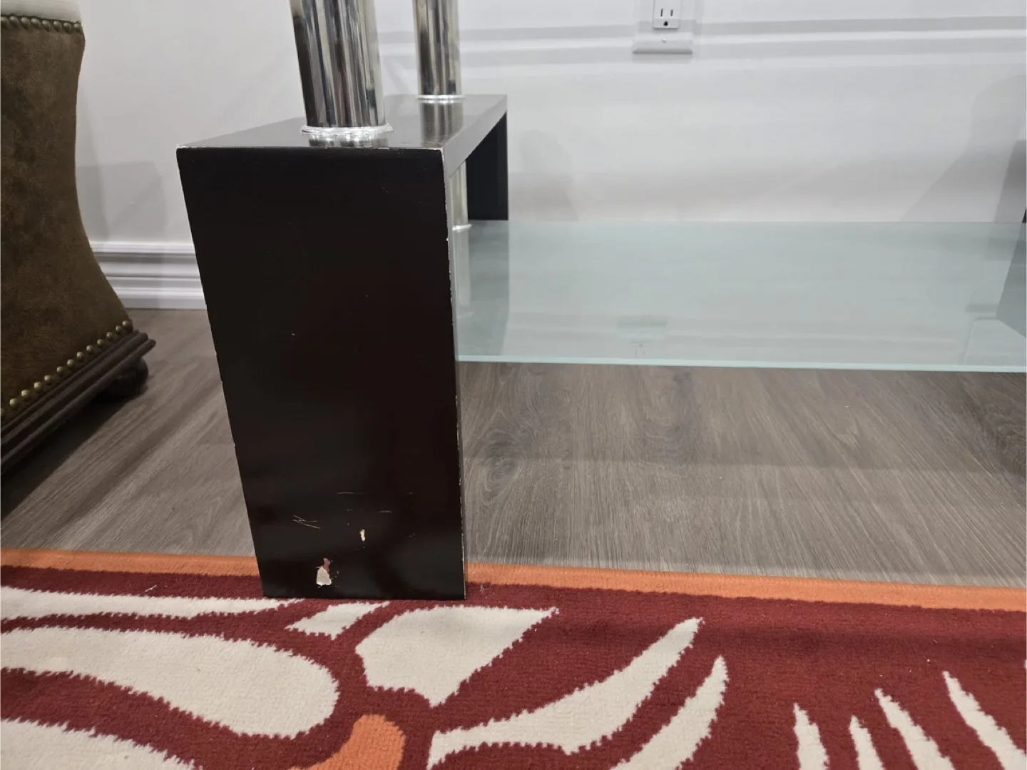 Glass Coffee Table with Black Legs image indicator(3)