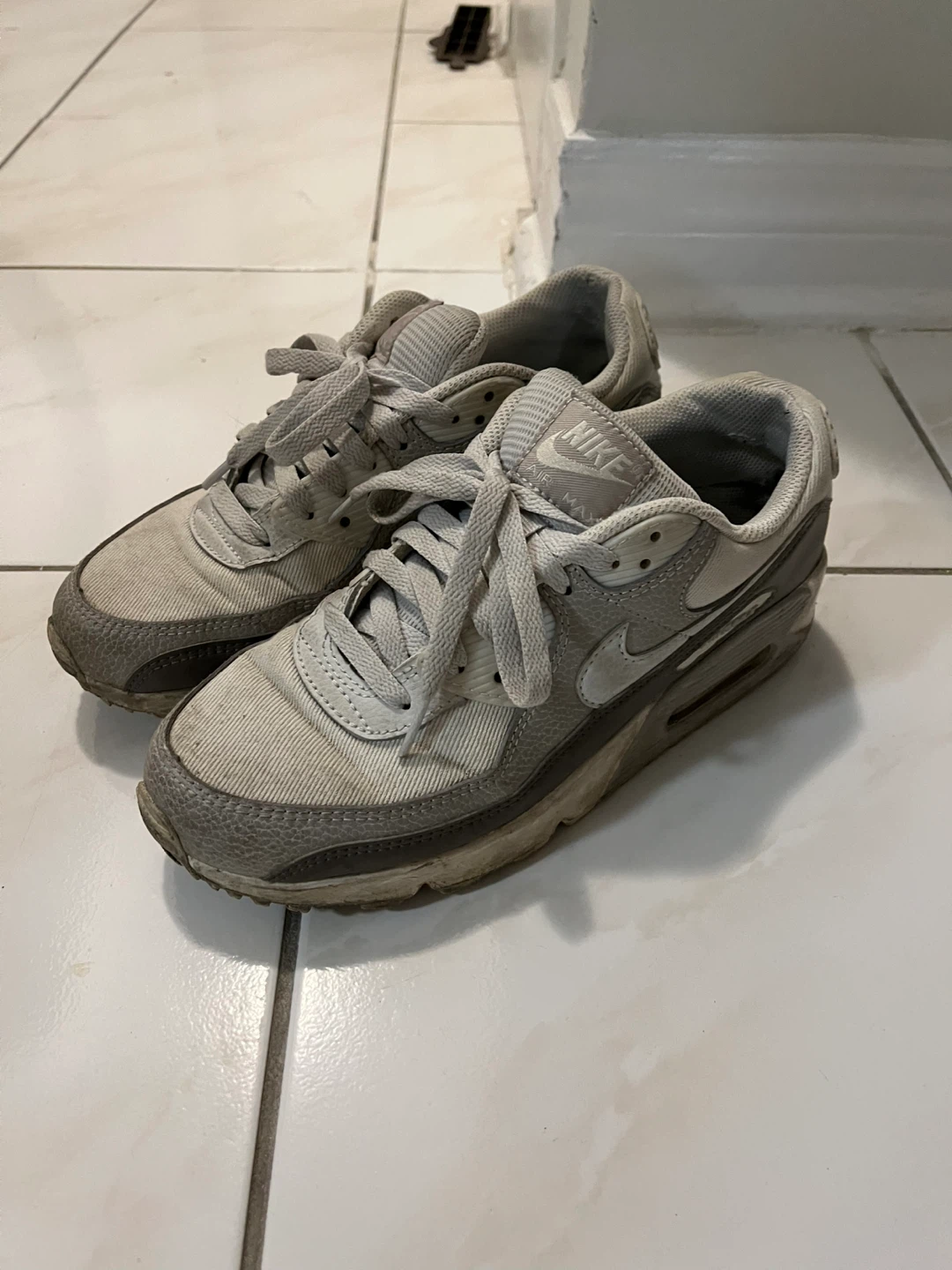 Nike Air Max 90 Sneakers - US 8