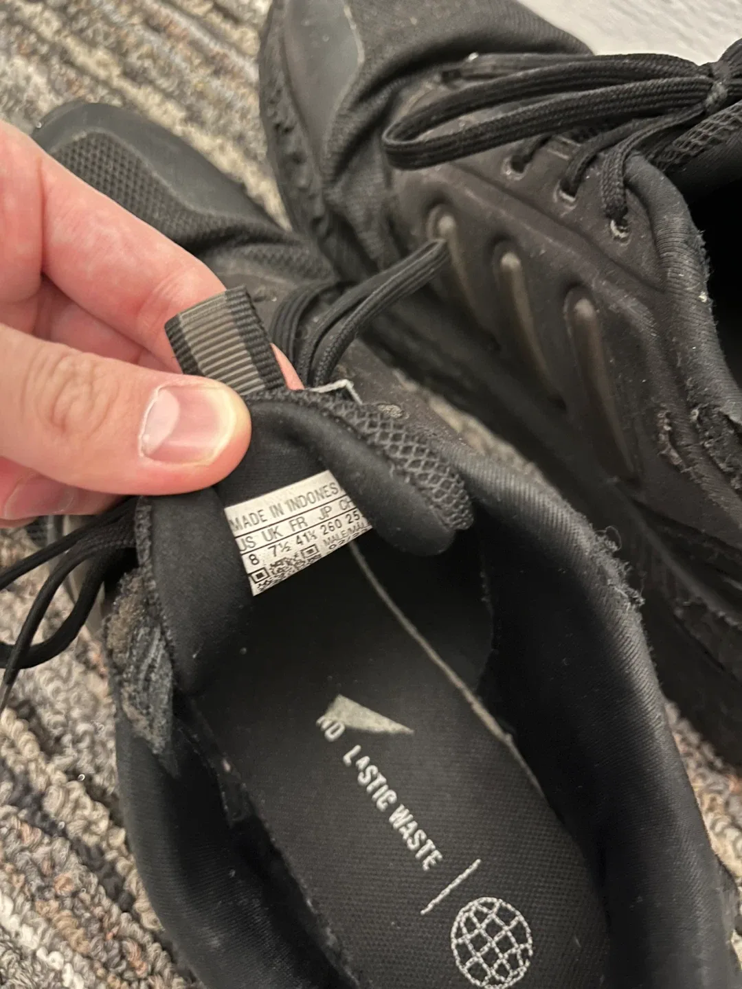 Adidas Black Running Shoes - Size 8 image indicator(2)