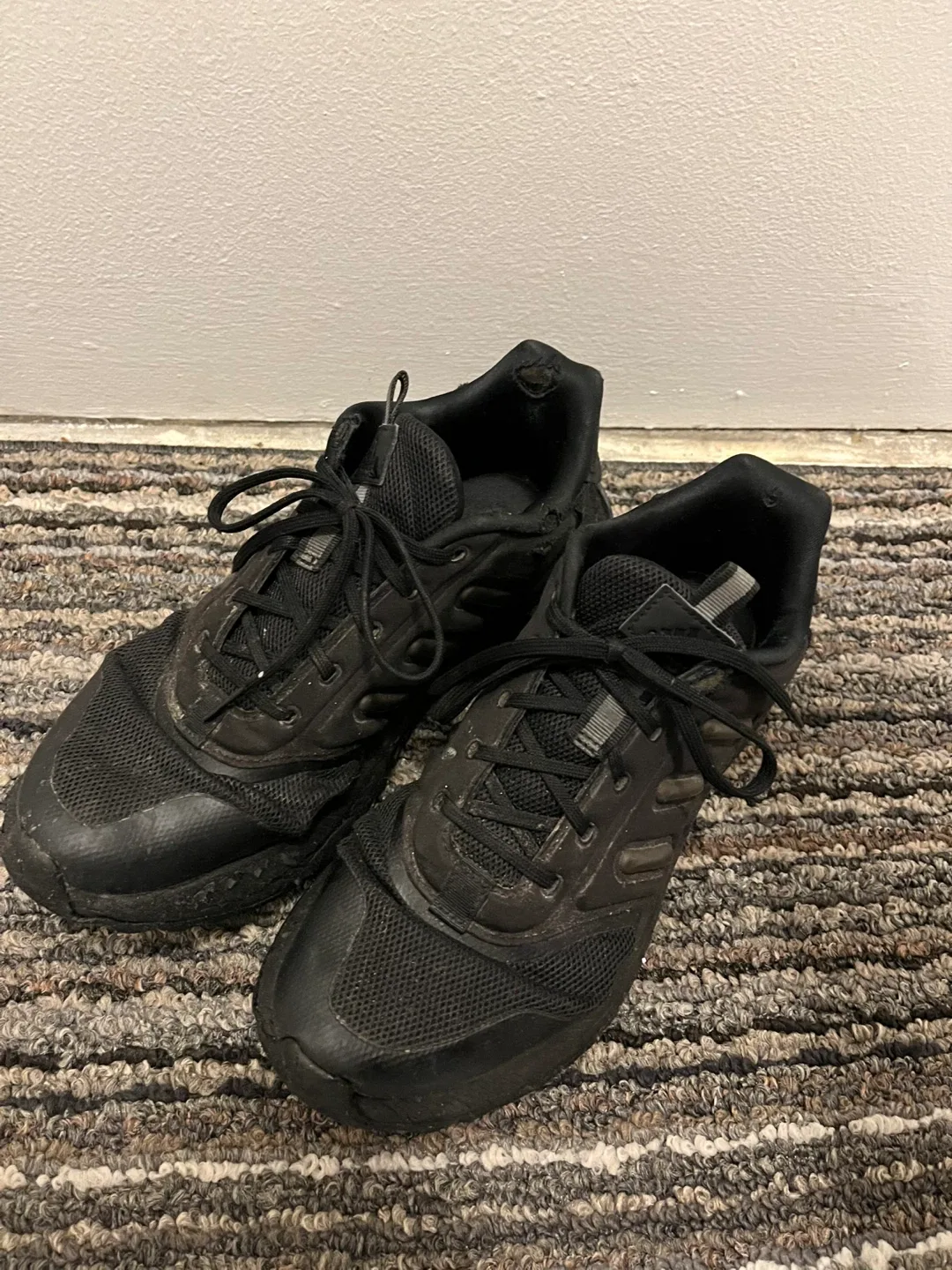 Adidas Black Running Shoes - Size 8 thumbnail