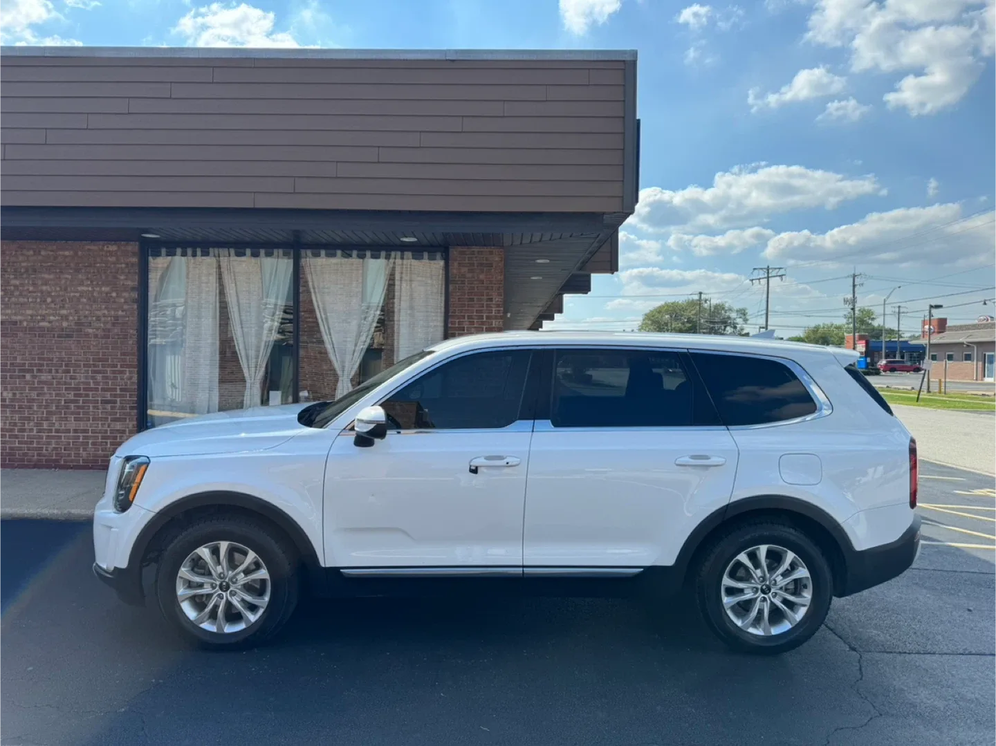 2020 Kia Telluride · LX Sport Utility 4D image indicator(4)