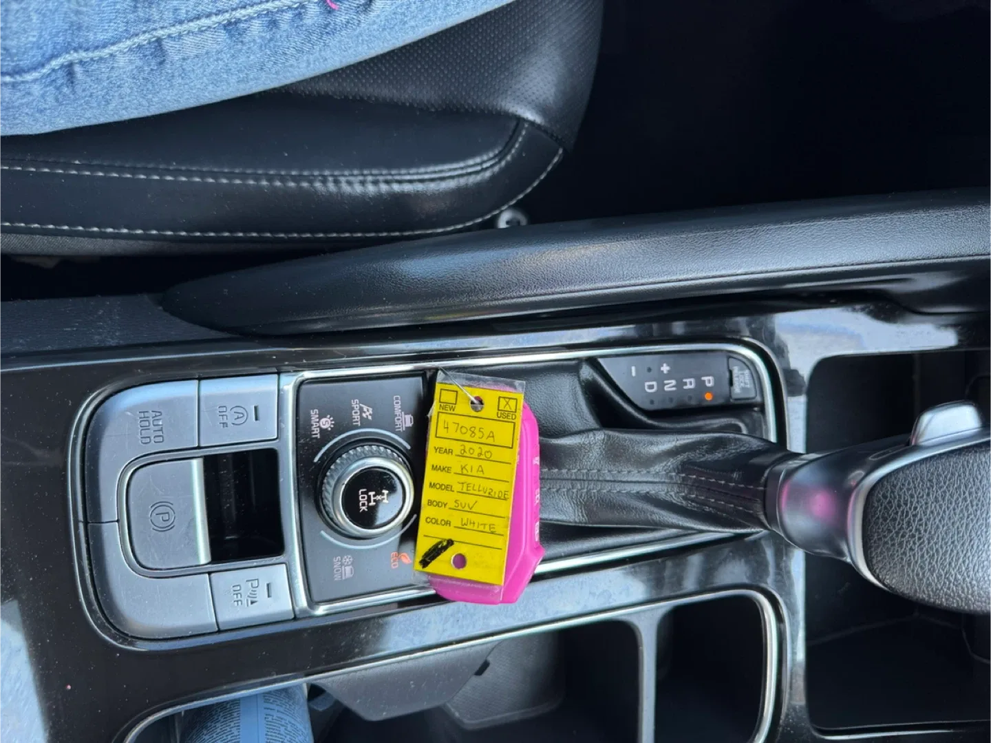 2020 Kia Telluride · LX Sport Utility 4D image indicator(9)