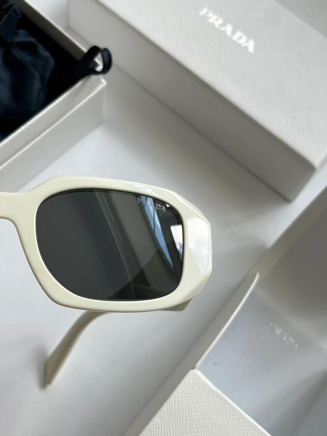 Authentic Prada Sunglasses - photo 4