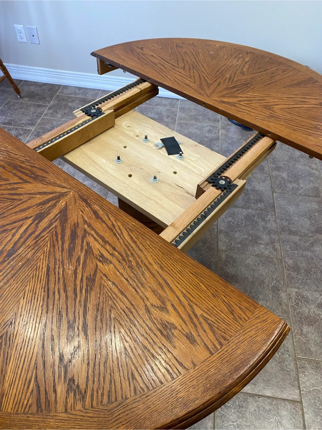 Solid wood dining table and 6 chairs image indicator(3)