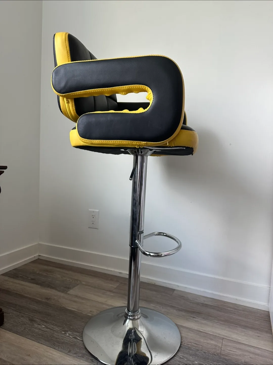Modern Black & Yellow Bar Stool image indicator(3)